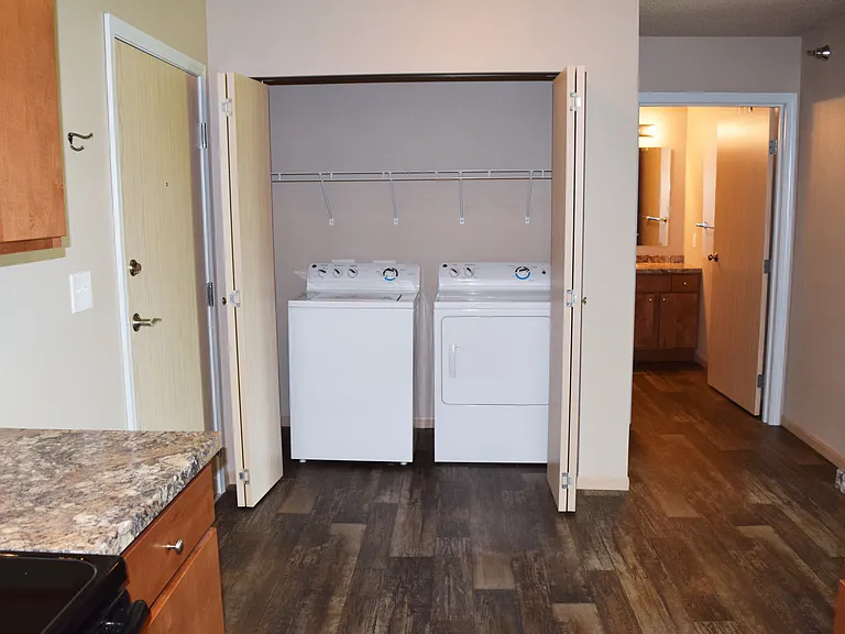 Oakview Apartments 1410 — Photo 25