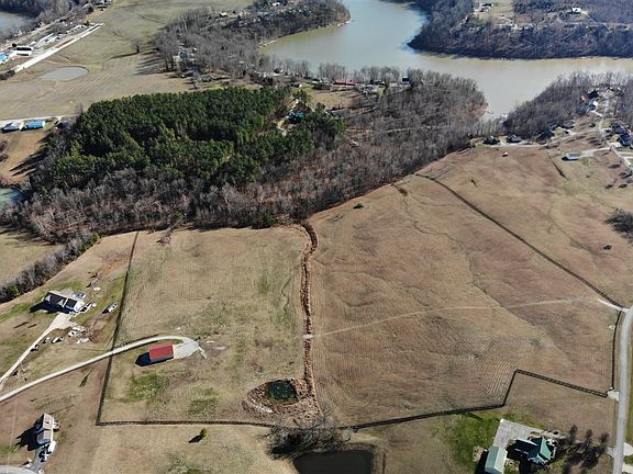 4th image of 481 Meadow Lake Ln