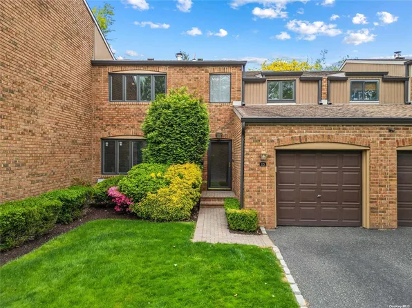 115 Windsor Gate Drive #115, New Hyde Park, NY 11040