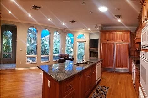 1st image of 5 Sea Ln S