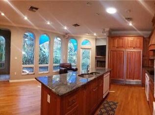 5 Sea Ln S, Saint Petersburg, FL 33705