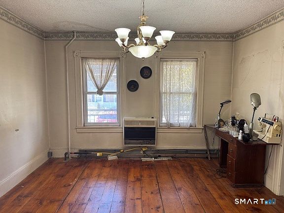 4th image of 137-139 Woodstock Avenue