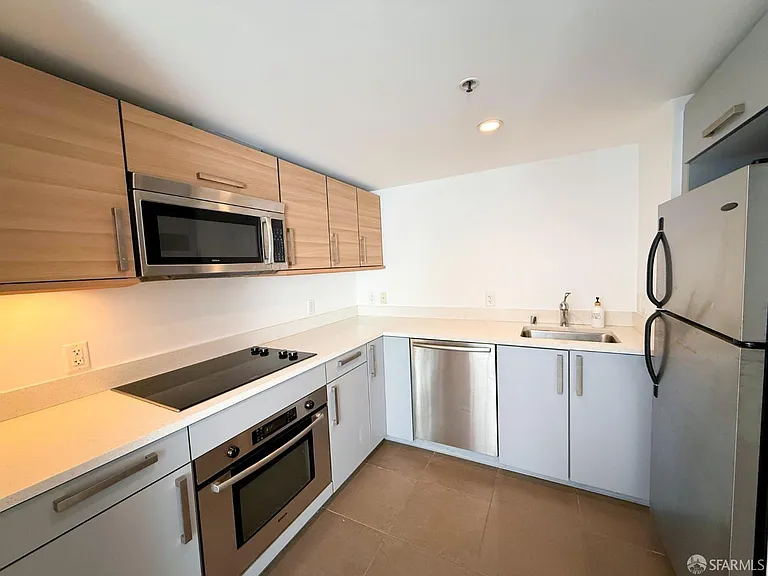 555 4th St #101 — Photo 7