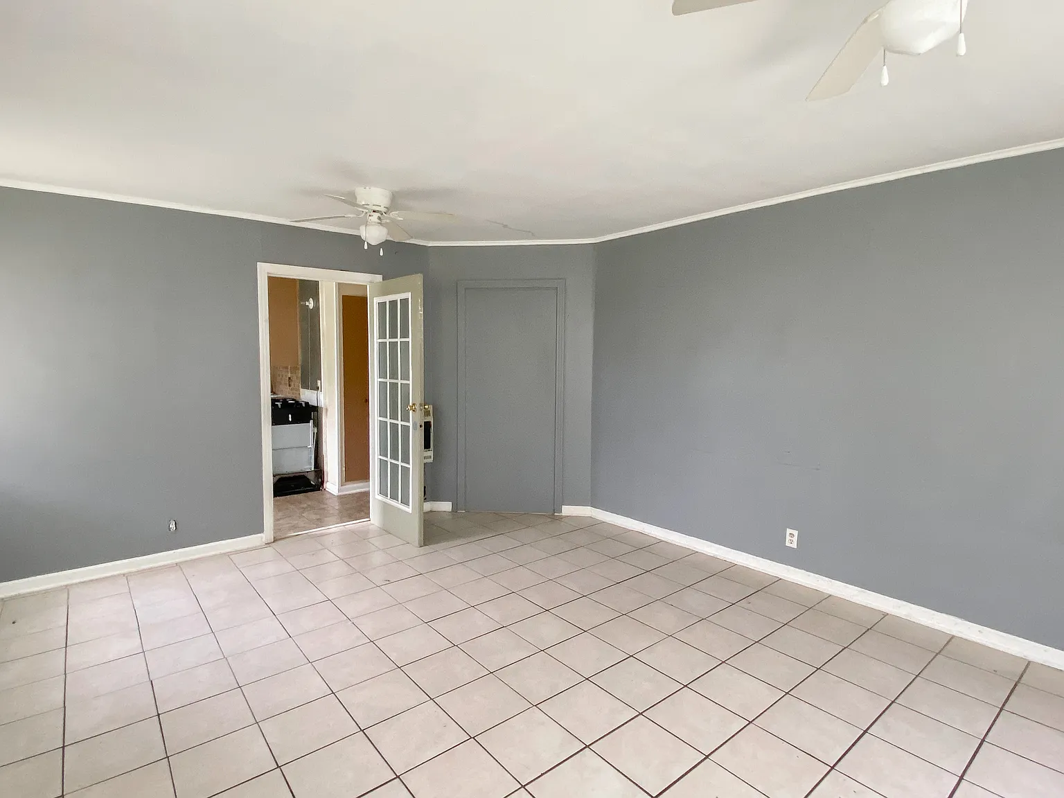 2 bed, 1000 sqft, $695 — Photo 2
