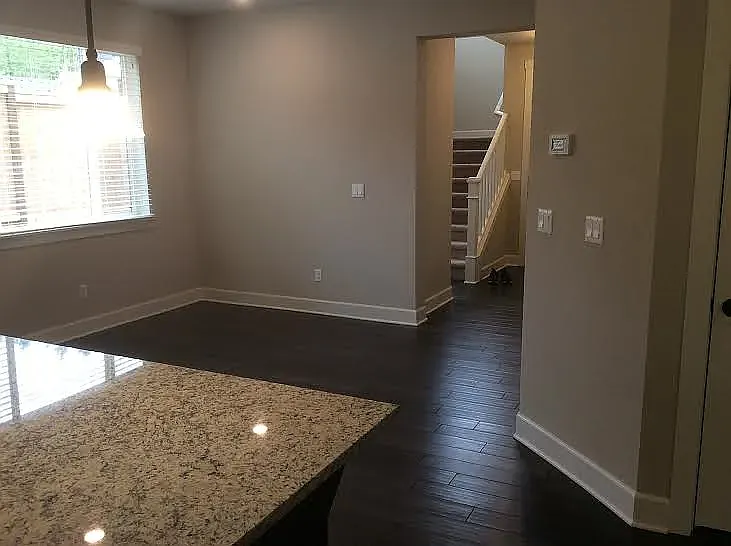 9438 SW Chopin Ln — Photo 2