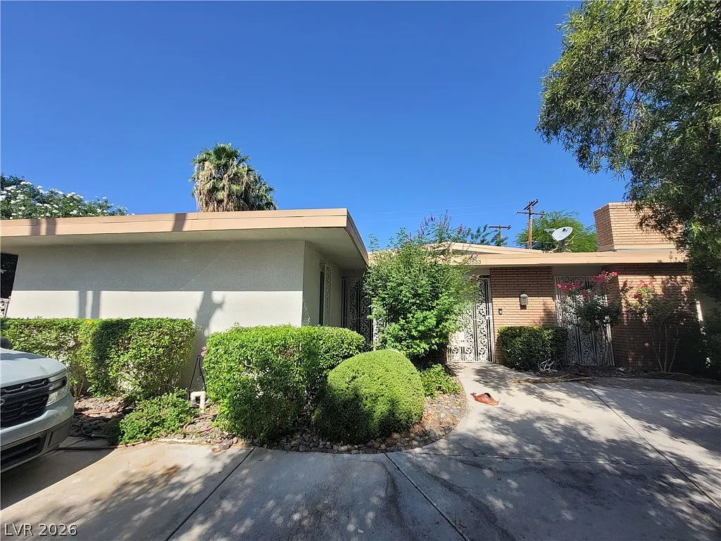 4 bed, 2.5 bath, 2936 sqft, $3,650 — Photo 3