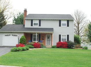 112 N Hershey Ave, Leola, PA 17540
