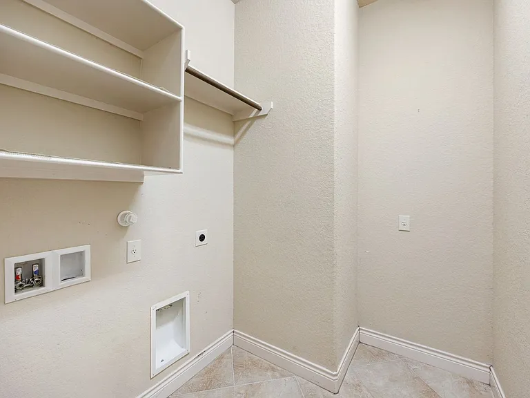 518 Lucrezia — Photo 20