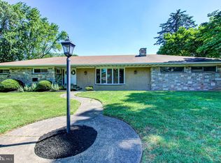 3500 Brae Bourn Dr, Huntingdon Valley, PA 19006