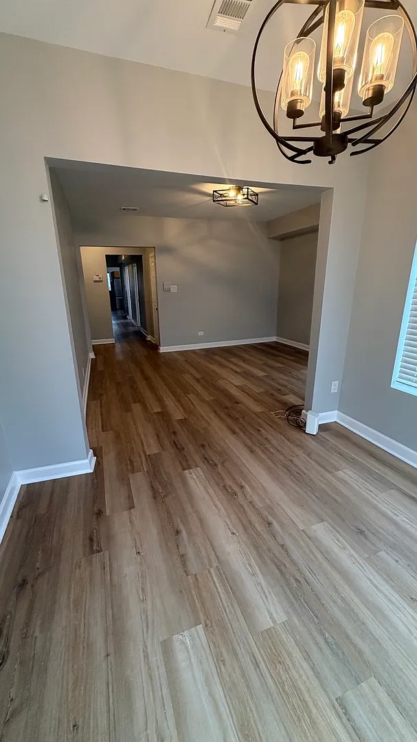 3 bed, 1100 sqft, $1,900 — Photo 3