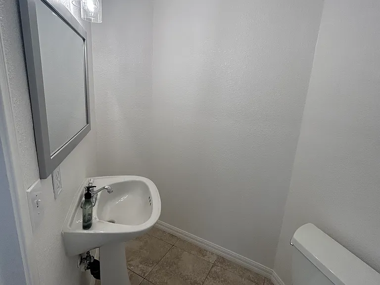 575 E St #3 — Photo 11