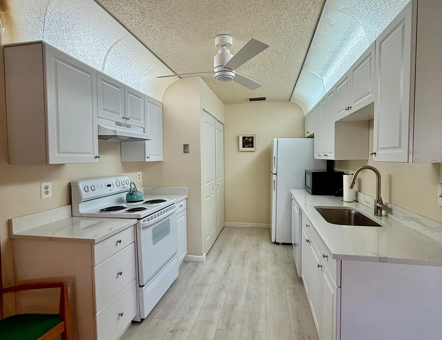 2 bed, 2.0 bath, 1296 sqft, $2,950 — Photo 3