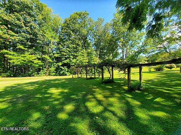 6th image of 439 Elvira Ln