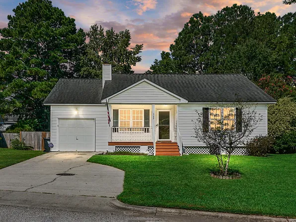 522 Dolphin Dr, Summerville, SC 29485