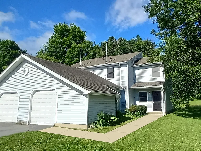 24976 Gerald Ave — Photo 1