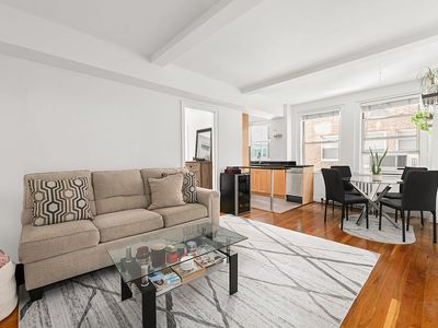 333 E 43rd St APT 709, New York, NY, 10017