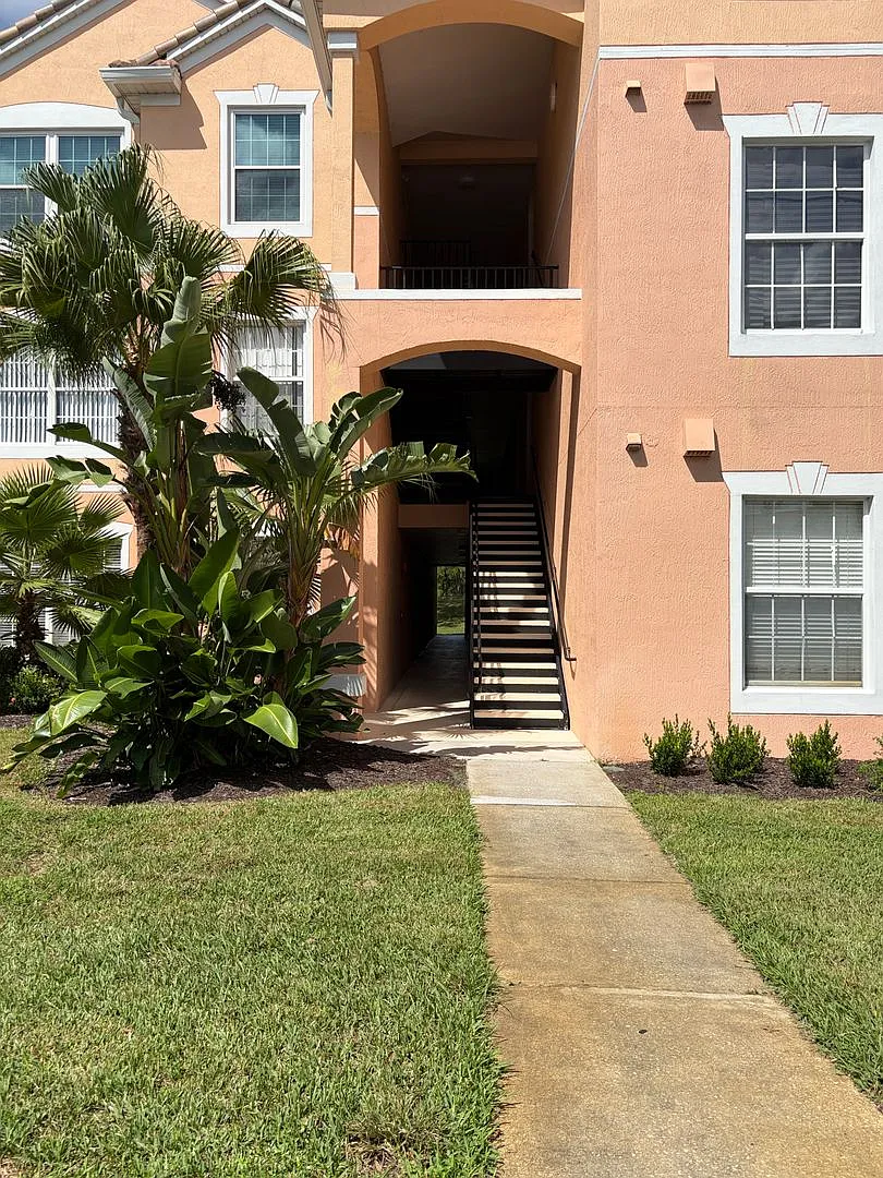 Lovely 3 Bedroom 2 Bath Condo — Photo 4