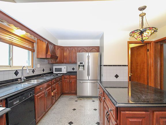 4th image of 7628 W Morrow Cir