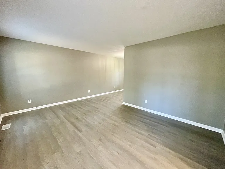 452 Cloverhill Pl — Photo 3