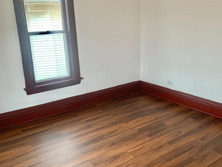 812 E Lincoln Hwy #2 — Photo 5