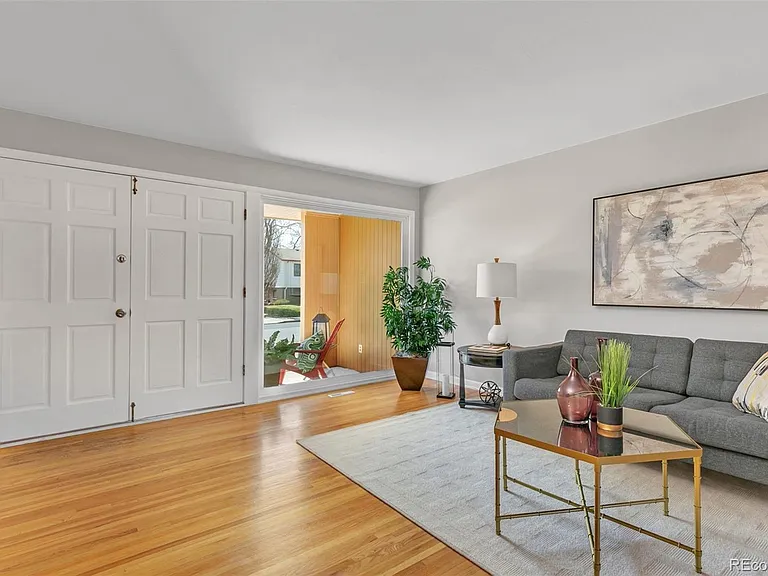 7362 S Tamarac St — Photo 3