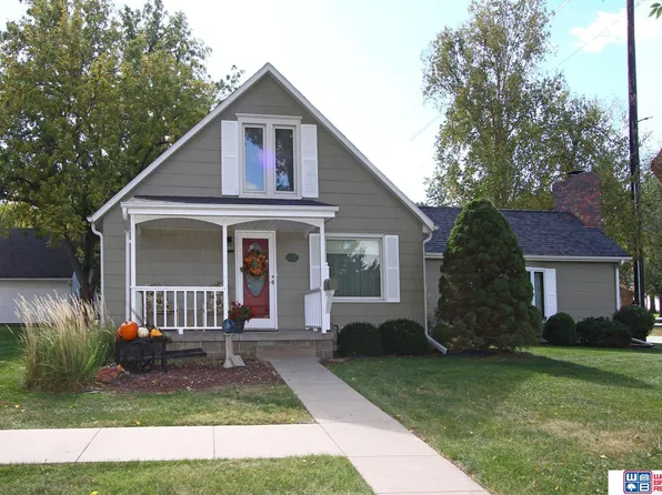 111 W 4th St, Friend, NE 68359