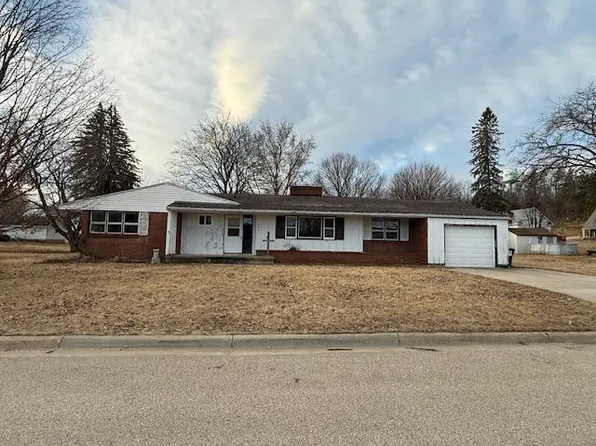 304 W Melby Dr, Mabel, MN 55954