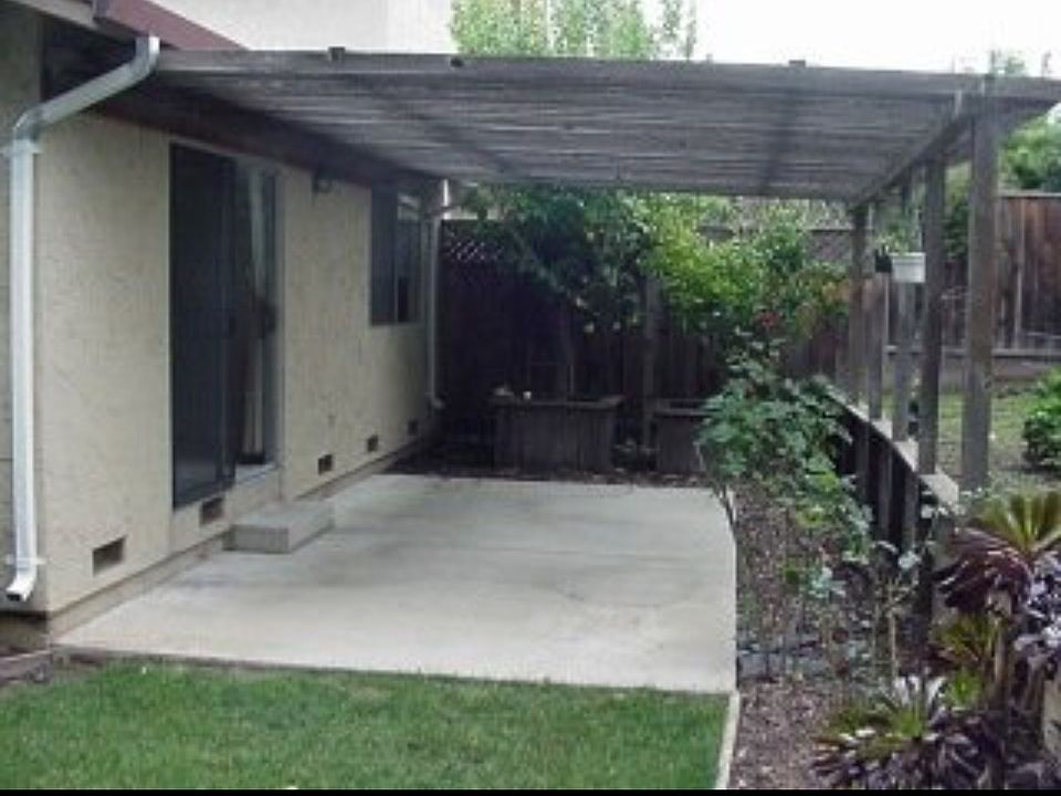 1st image of 1052 Bret Cove Ct