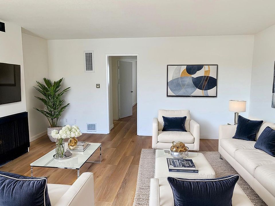 1st image of 918 12th St APT 10