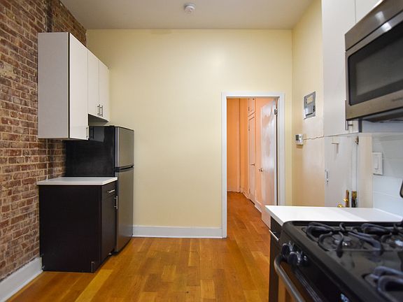 3rd image of 953 Columbus Ave #N1