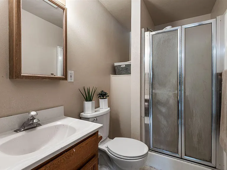 1836 E 8th Ave — Photo 11