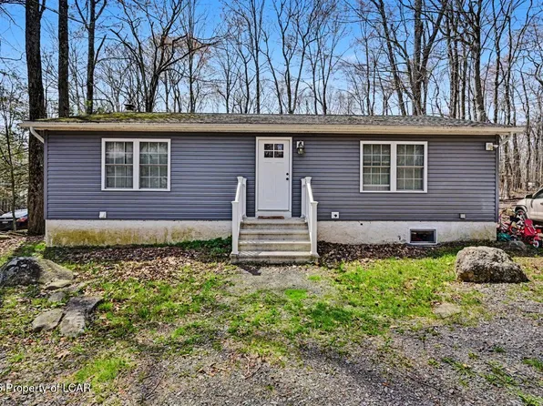 16 Lily Ln, Gouldsboro, PA 18424