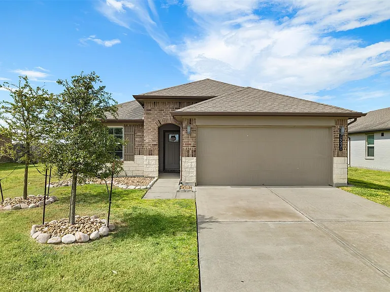 14531 Sweetwater Dr — Photo 2