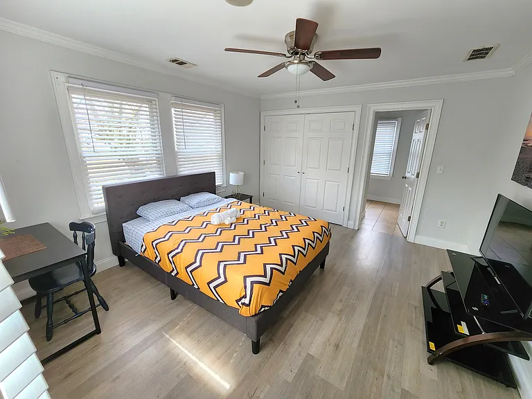713 Windsor St SW — Photo 8