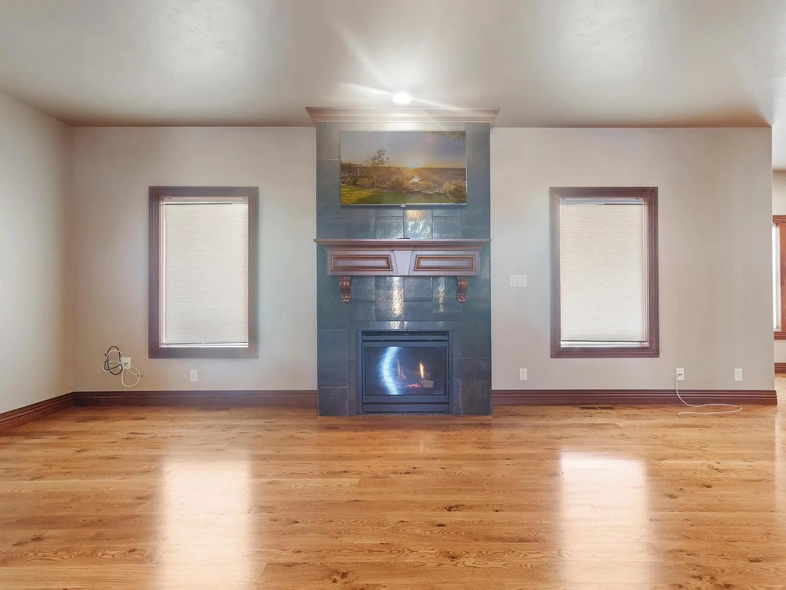 3 bed, 2555 sqft, $3,100 — Photo 3