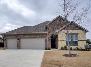 901 Little Gull Dr, Forney, TX 75126