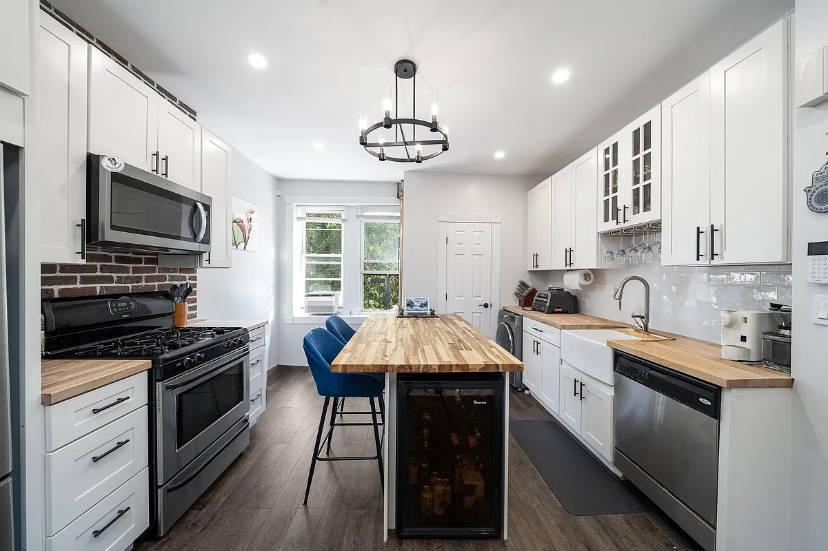 813 Willow Avenue 2N