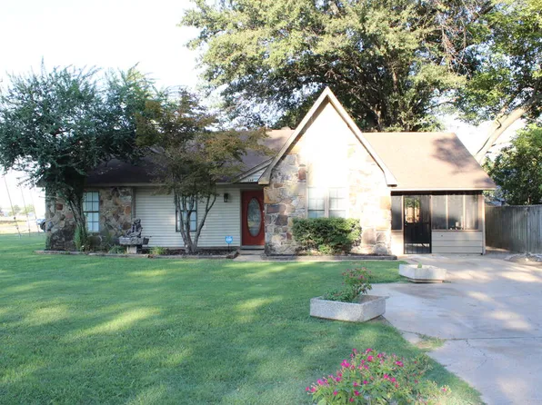 1599 Marjorie Ln, West Memphis, AR 72301