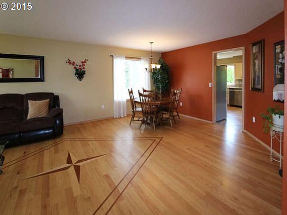 4th image of 8412 NE 64th Cir