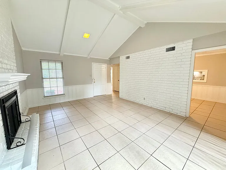 3711 Colony Park Dr — Photo 3
