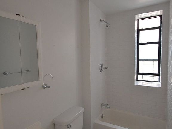 4th image of 2710 Morris Ave APT 4E