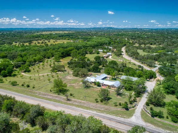 5322 State Highway 16 N, Bandera, TX 78008