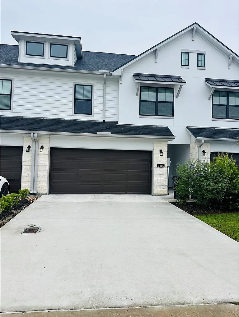 4 bed, 4.5 bath, 1844 sqft, $2,570 — Photo 1