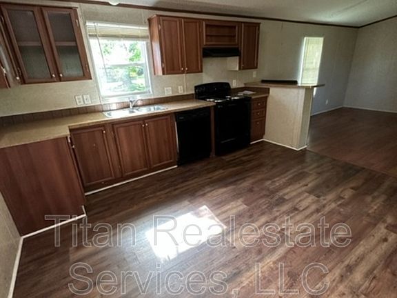 4th image of 802 Espasie Dr Unit A