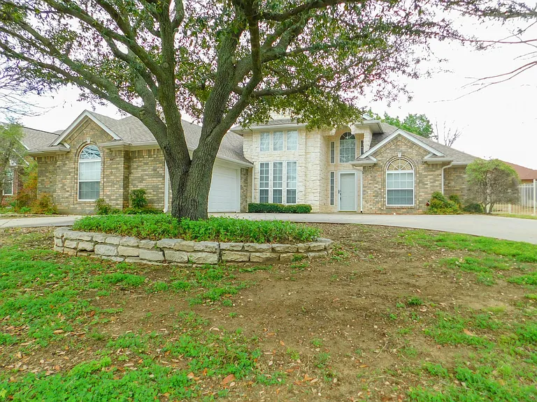 502 Hillcrest Ln — Photo 3