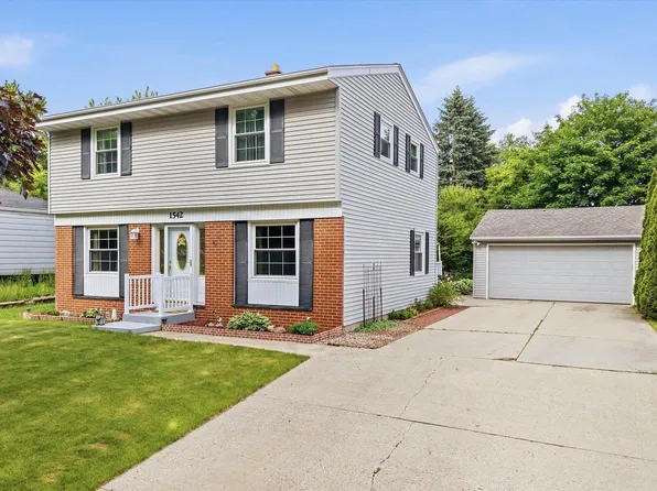 1542 N Lakeview AVENUE, Port Washington, WI 53074