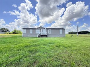 923 Fm 1683, Edna, TX 77962