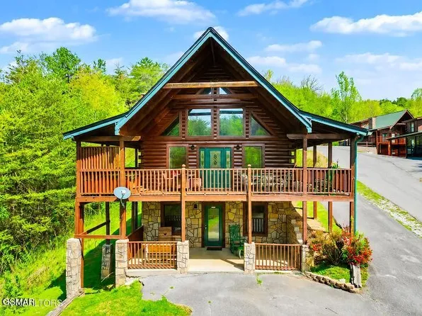 1984 Mountain Dr, Sevierville, TN 37876