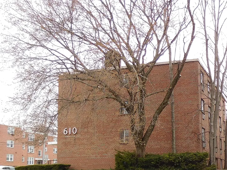 610 Farmington Avenue — Photo 1
