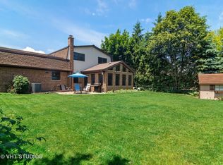 1331 N Walnut Ave, Arlington Heights, IL 60004